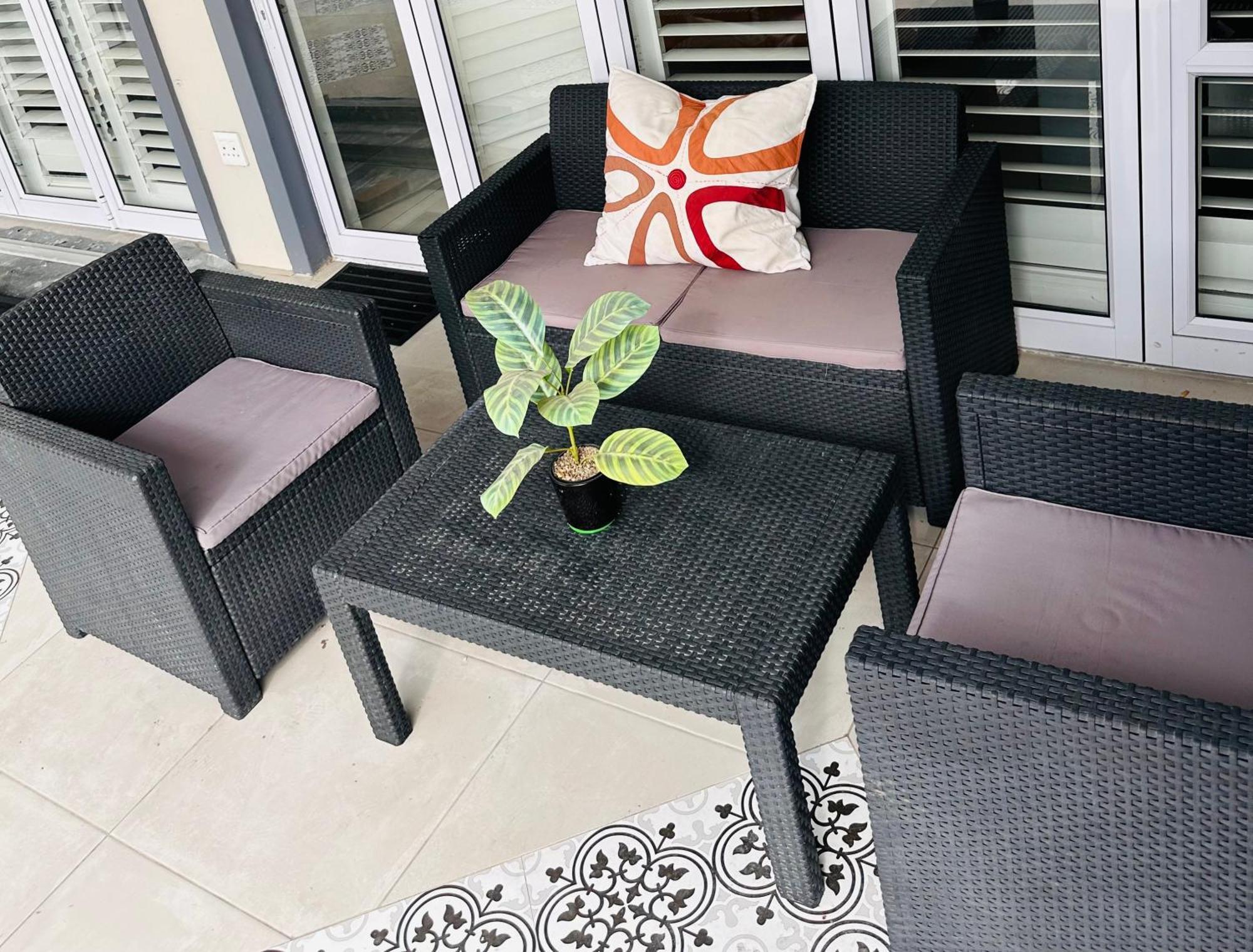 Holiday home Entertainers Delight Near The & Wine Routes Cape Town