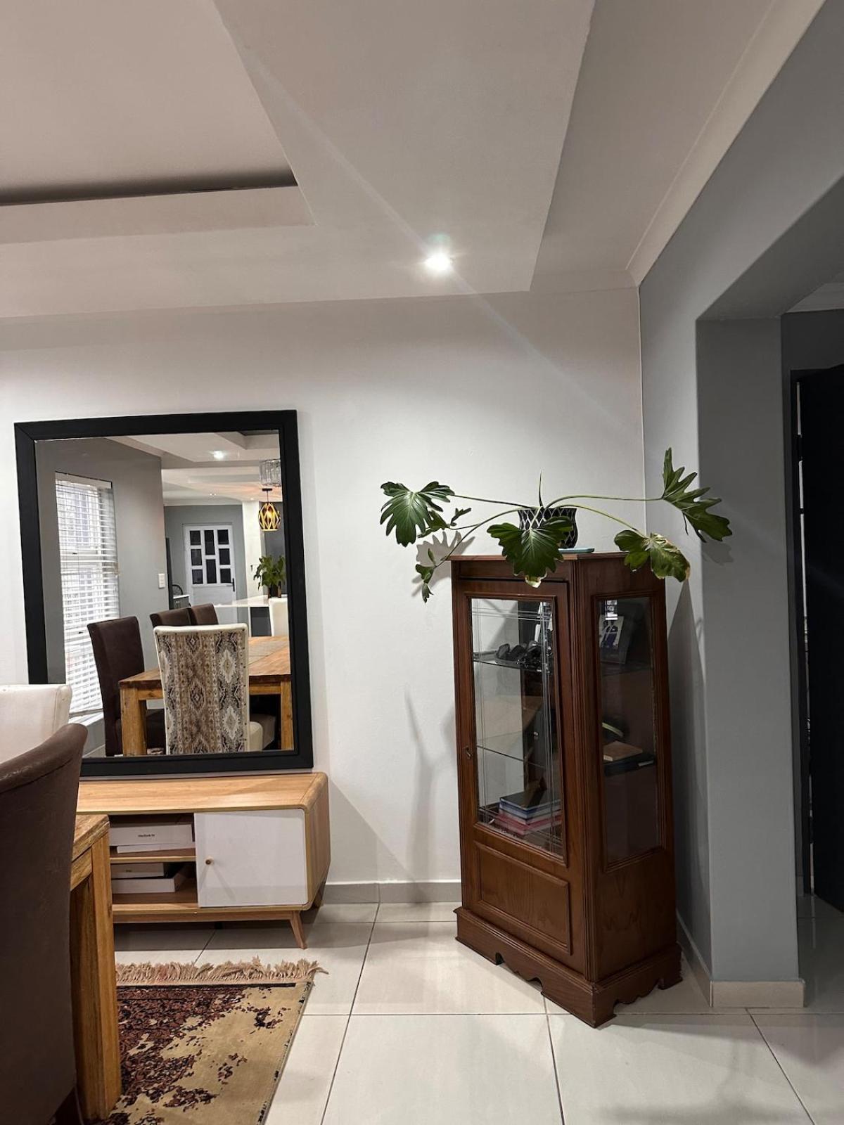 Entertainers Delight Near The & Wine Routes Holiday home *