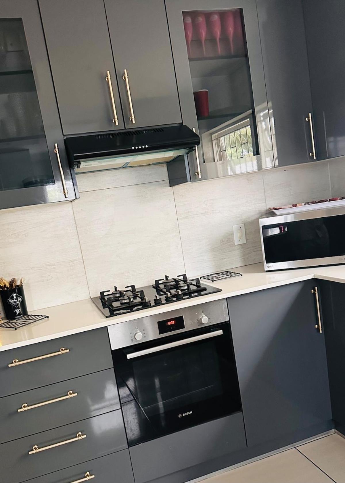 Holiday home Entertainers Delight Near The & Wine Routes Cape Town