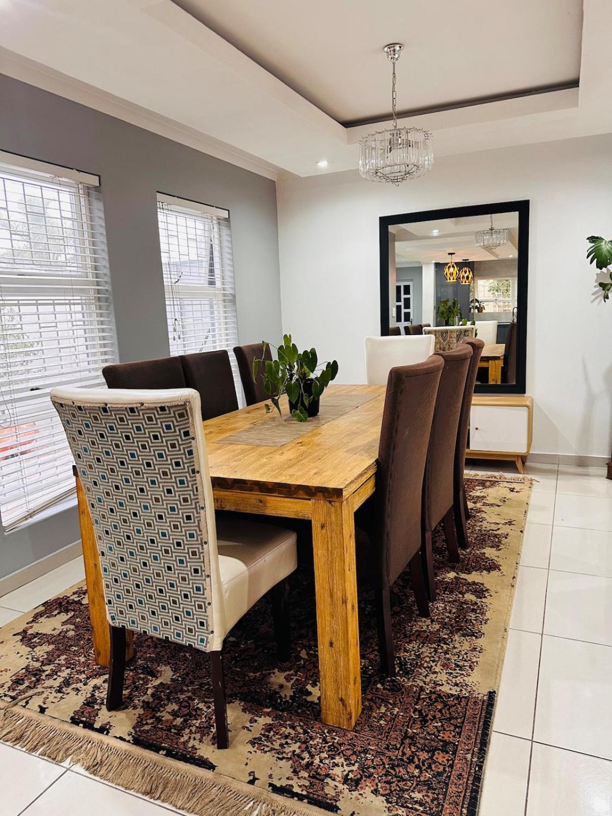 Entertainers Delight Near The & Wine Routes Cape Town