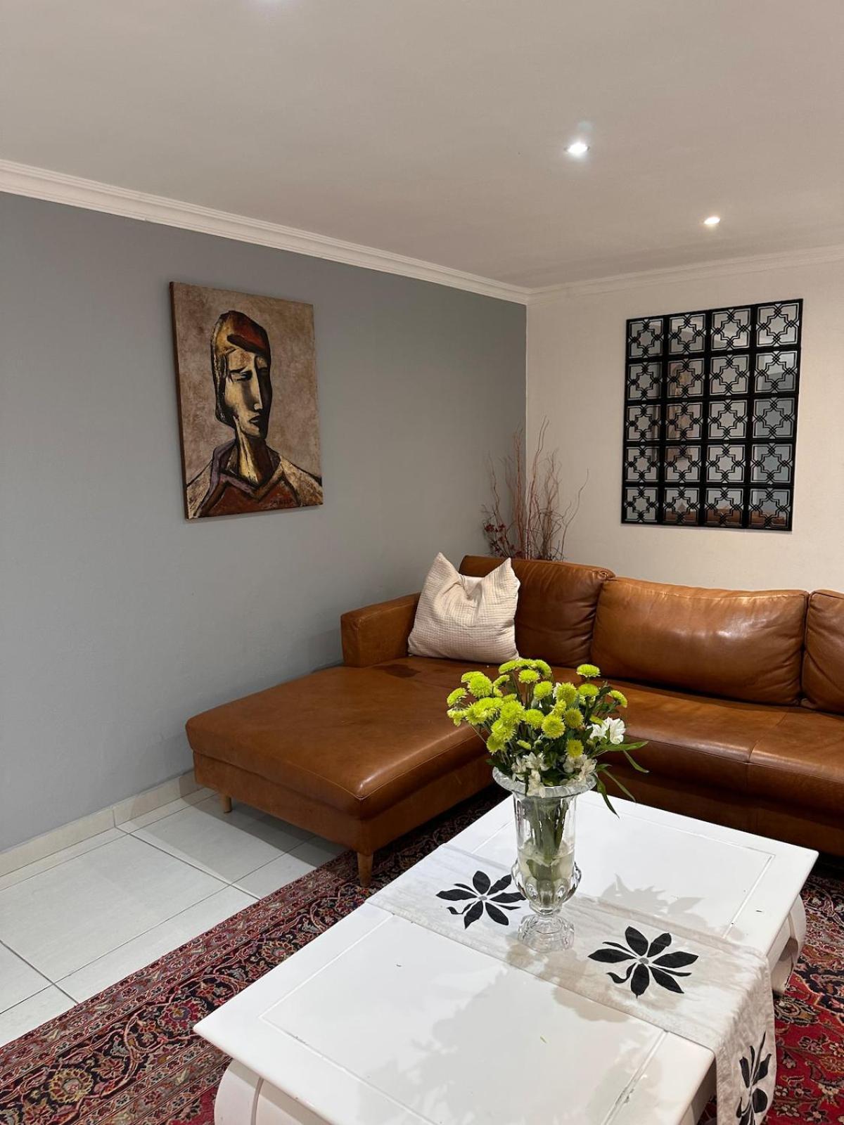 Holiday home Entertainers Delight Near The & Wine Routes Cape Town